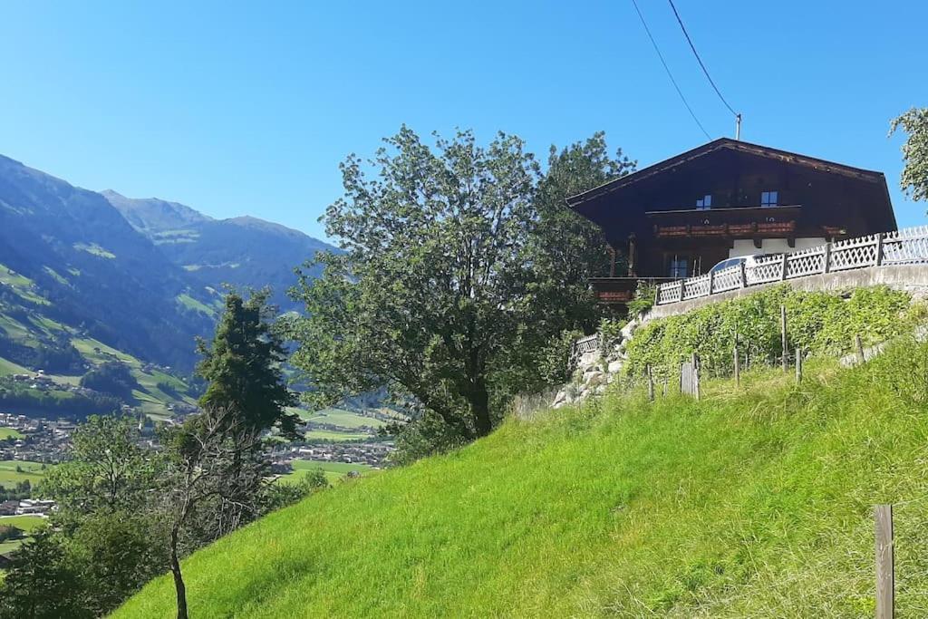 Alpine Cottage With Exceptional View Mayrhofen Exteriör bild